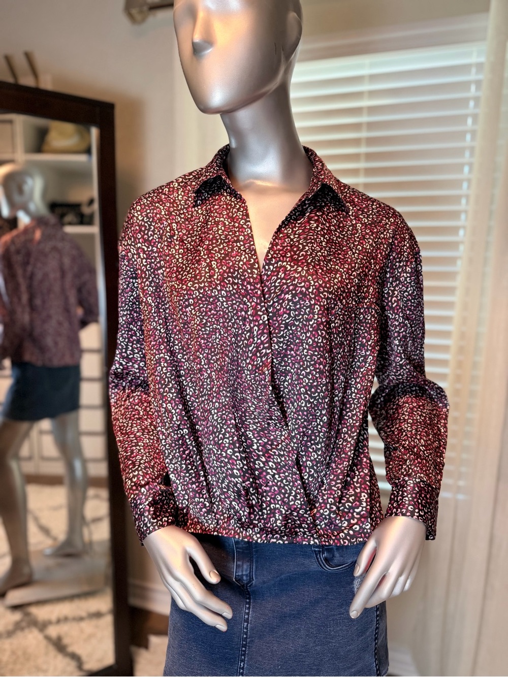 BCBG Leopard Print Wrap Blouse Medium Purple Black Long Sleeve Surplice Y2K